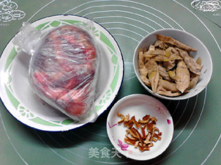 浓香软糯陈皮笋干蒸牛肉的做法步骤：1