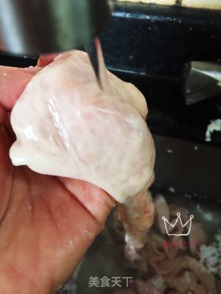 砂锅焗大肠的做法步骤：1
