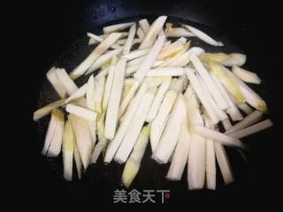茭白炒粉条的做法步骤：3
