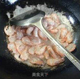 雪菜炒江白虾的做法步骤：5