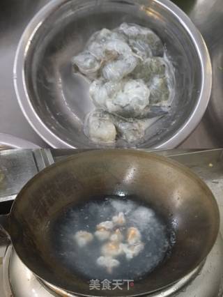 虾仁滑蛋的做法步骤：2