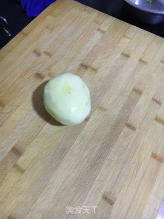 青椒土豆丝的做法步骤：1