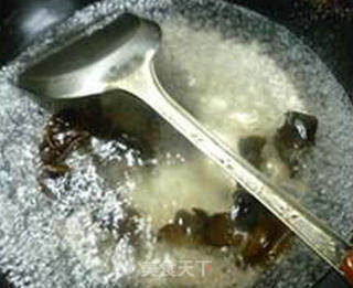 黑木耳腊肉炒青瓜的做法步骤：7