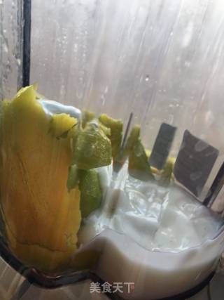 芒果奶昔的做法步骤：6
