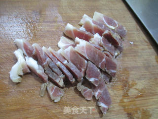 鸭蛋蒸咸肉的做法步骤：2