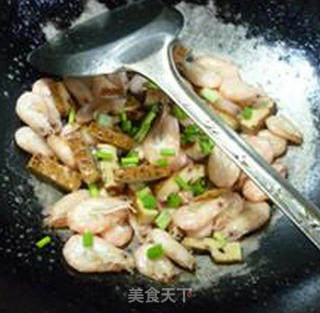 香干炒江白虾的做法步骤：8
