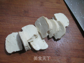 小素鸡甜不辣炒大白菜的做法步骤：2