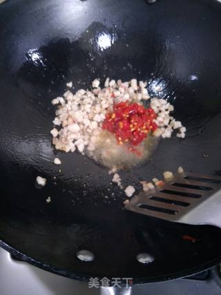 柱候剁椒炒贡菜的做法步骤：5