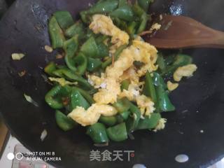 鸡蛋    青椒炒鸡蛋的做法步骤：7
