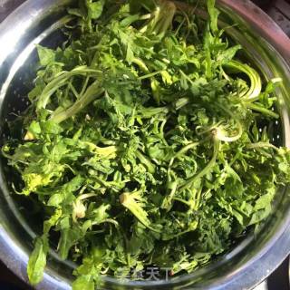 荠菜麦饭的做法步骤：1