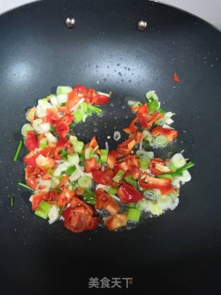 凉拌鸡腿肉炒红椒的做法步骤：5