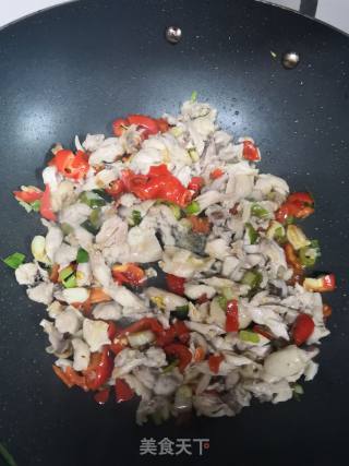 凉拌鸡腿肉炒红椒的做法步骤：7