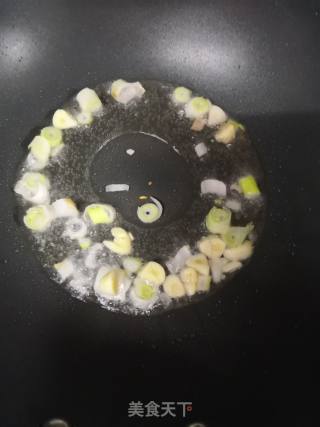 红椒肉片炒花菜的做法步骤：4