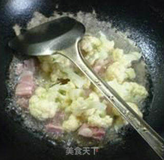 青椒咸肉炒花菜的做法步骤：10