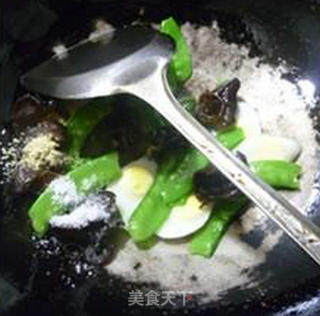 鹌鹑蛋黑木耳荷兰豆的做法步骤：12