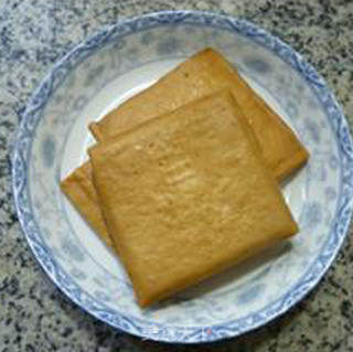 香干炒葱鸡蛋的做法步骤：2