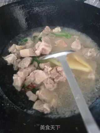 白萝卜牛腩煲的做法步骤：4