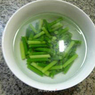 蒜薹腊肉炒蘑菇的做法步骤：8