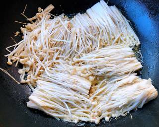 香煎金针菇的做法步骤：6