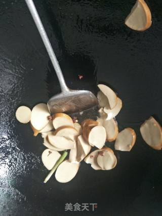 韭菜炒素鸡的做法步骤：3