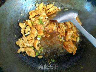 杏鲍菇青椒炒鸡肉的做法步骤：8