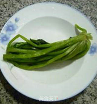 雪菜蟹柳炒鸡蛋的做法步骤：2