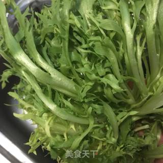 鸡肉芒果时蔬沙拉的做法步骤：1