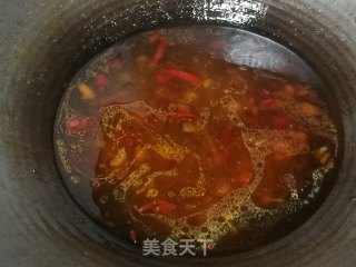 红烧泡椒鲫鱼的做法步骤：5