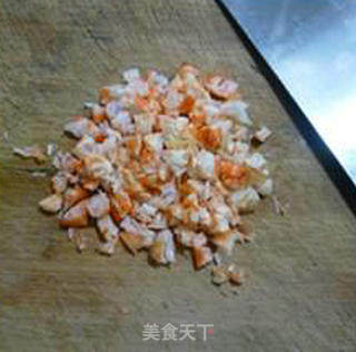 三角形香菜开洋饭团的做法步骤：4