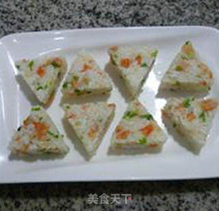 三角形香菜开洋饭团的做法步骤：10