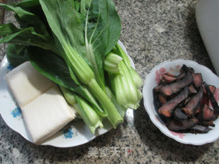 豆腐干酱肉炒菜芯的做法步骤：1