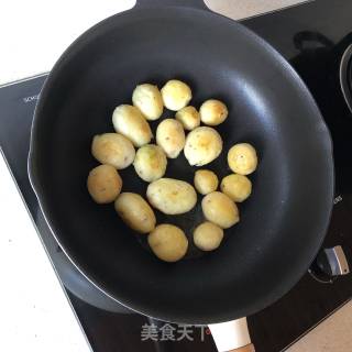 香煎小土豆的做法步骤：4