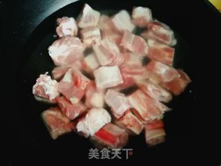 菌菇玉米排骨汤的做法步骤：1