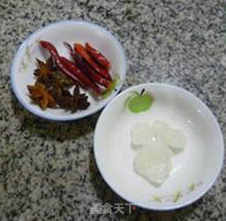 黄花菜烧肉骨的做法步骤：3