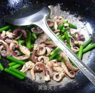 蒜薹炒望潮的做法步骤：11
