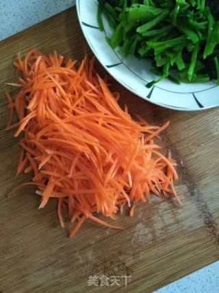胡萝卜炒菠菜的做法步骤：7