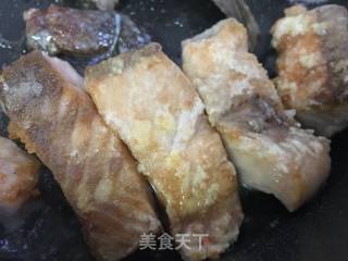 香煎马哈鱼的做法步骤：5