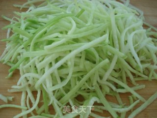 青萝卜拨烂子的做法步骤：2