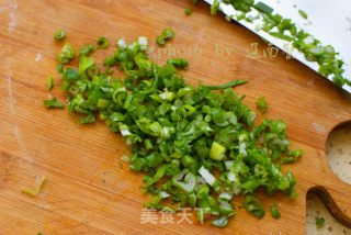 又酥又香又脆的手工葱香苏打饼干的做法步骤：3