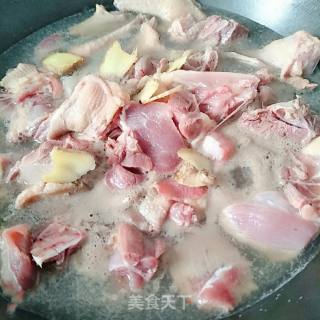 煲鸽子汤的做法步骤：3