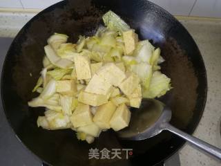 白菜烧冻豆腐的做法步骤：7