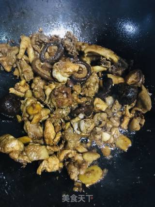 花菇焖鸡的做法步骤：6