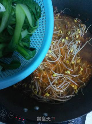 青菜豆芽豆腐煲的做法步骤：16