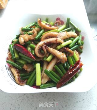 章鱼须炒蒜苔的做法步骤：11