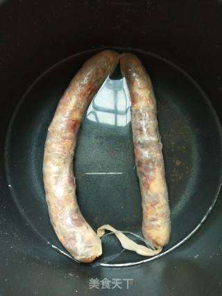 醪糟煮腊肠的做法步骤：2