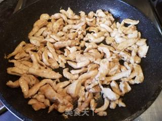 小黄瓜炒鸡柳的做法步骤：5