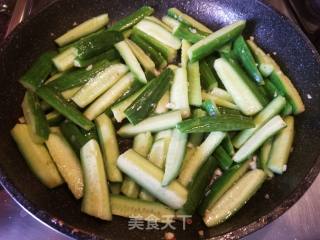 小黄瓜炒鸡柳的做法步骤：9