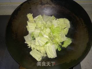 白菜炒香肠的做法步骤：3