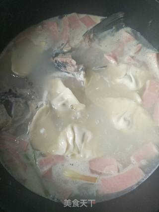 砂锅鲫鱼水饺的做法步骤：10