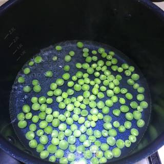 菠萝培根五彩饭的做法步骤：5
